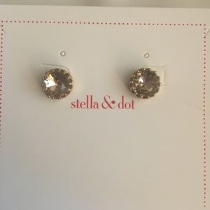 Stella & Dot Nancy studs